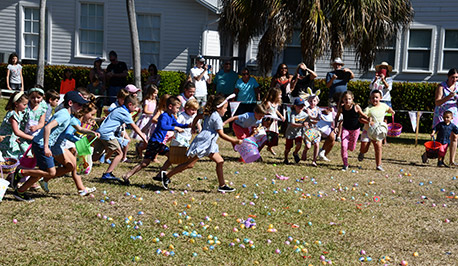 kids at the Boca Grande Easter Egg Hunt